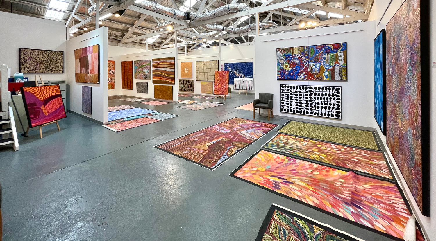 Mandel Art Gallery is the biggest and best aboriginal art gallery in Melbourne. We host prominent aboriginal artists who are the successors of our distinctive ranges of indigenous artwork in our gallery.